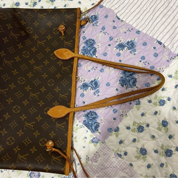 Louis Vuitton Neverfull Tote Bag - Picture 10 of 10